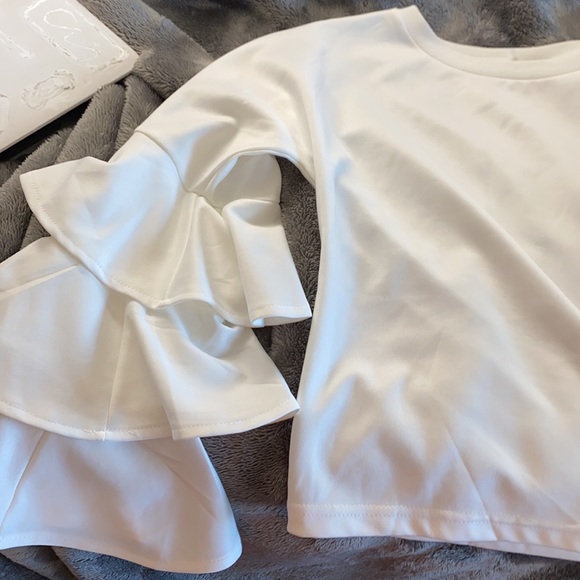 White flare sleeve shirt - Picture 2 of 3